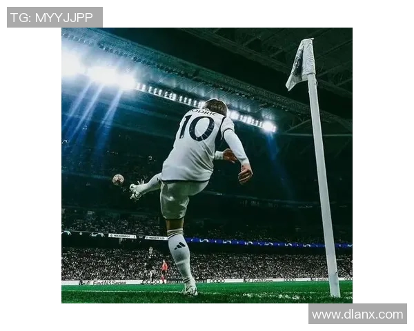 足球巨星背影瞬间集锦展现他们独特魅力与风采