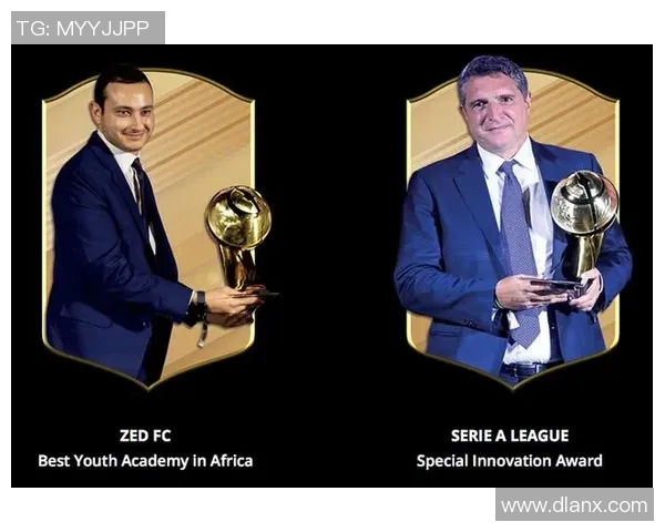 足球明星佩戴的金足球项链背后的故事与时尚魅力解析 足球明星佩戴的金足球项链背后的故事与时尚魅力解析